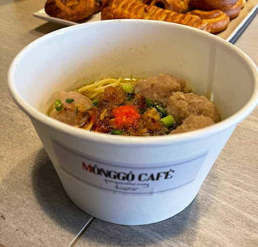 Monggo Cafe