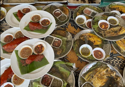 SOTONG BRUTAL (NASI AYAM KG WAKAF CHE YEH)