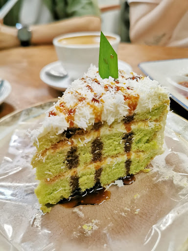 7 Green Restaurant Cafe