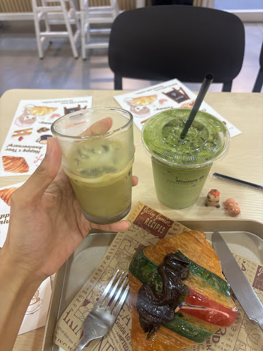 Nineteen99 patisserie & cafe