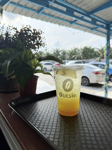 Outsie Cafe