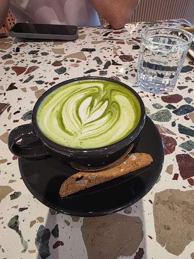 Divini Pastry | Biscotti • Coffee • Sandwiches & Wraps • Dessert • Cakes • Pastries