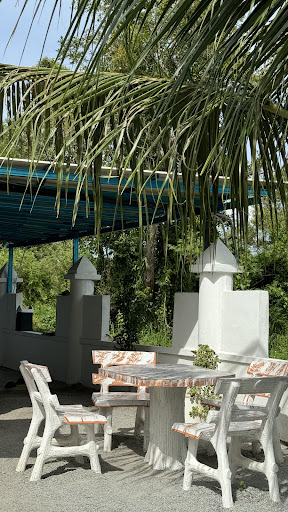 Plaina Cafe and Restaurant